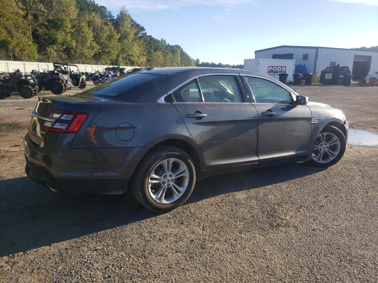 VIN 1FAHP2D85JG101401 2018 FORD TAURUS no.3