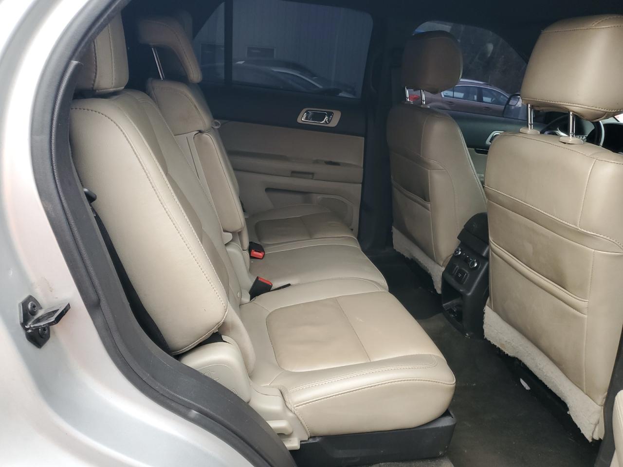 2015 Ford Explorer - Image 11