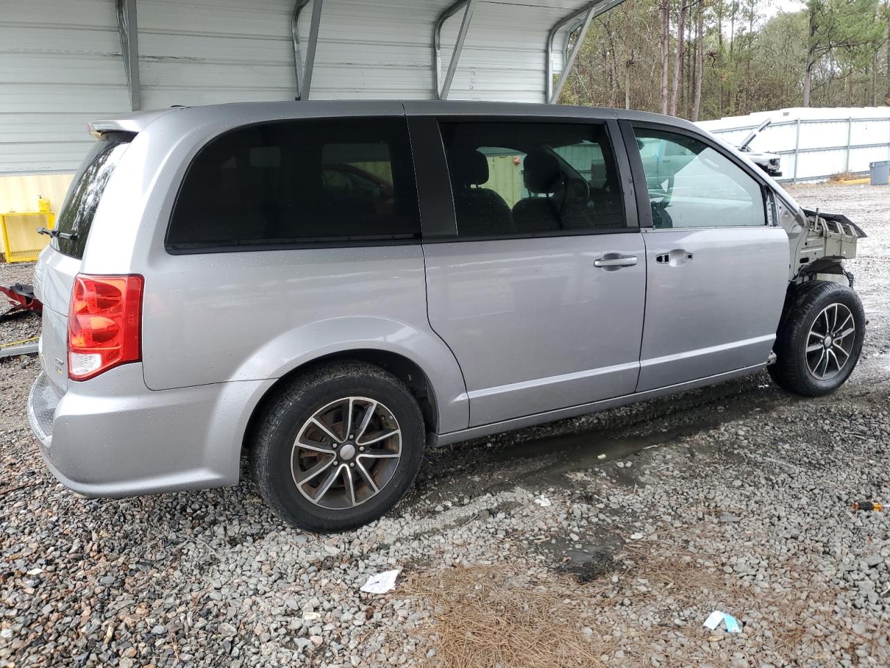2019 Dodge Caravan - Image 3