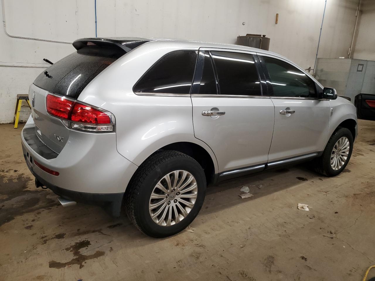 VIN 2LMDJ6JK7DBL48819 2013 LINCOLN MKX no.3