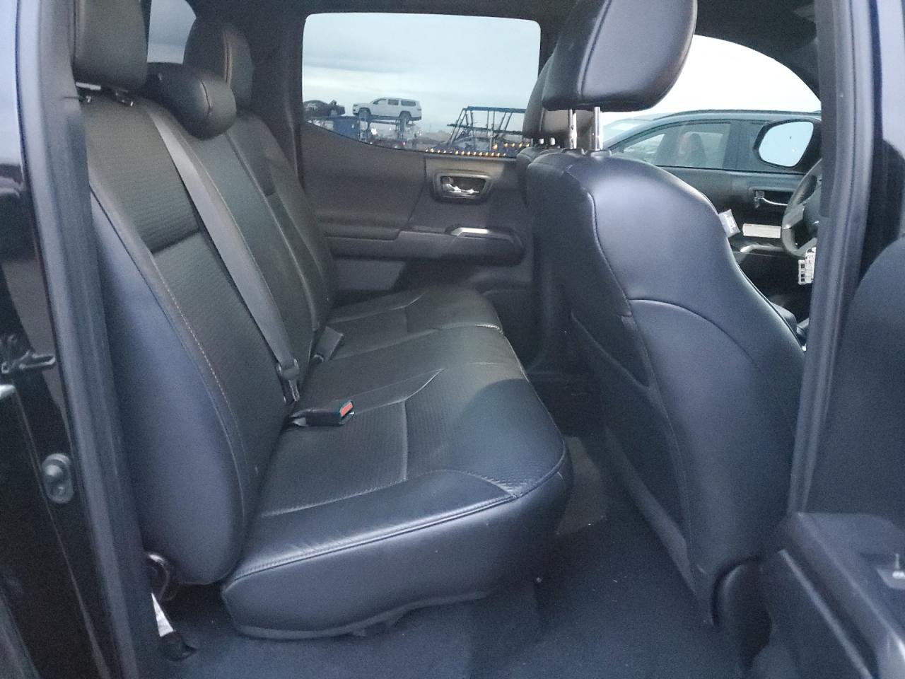 2018 Toyota Tacoma - Image 10