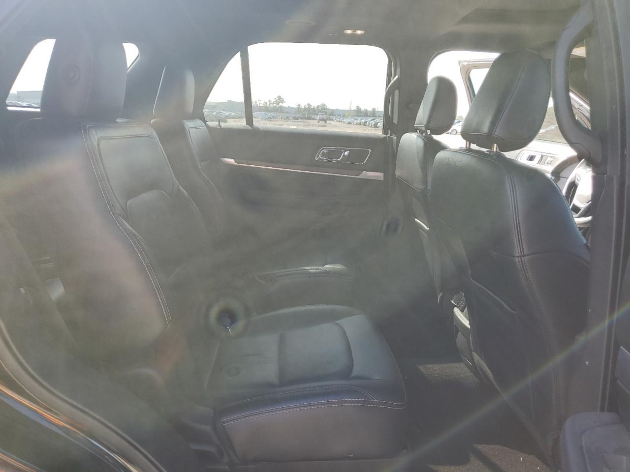 2019 Ford Explorer - Image 12