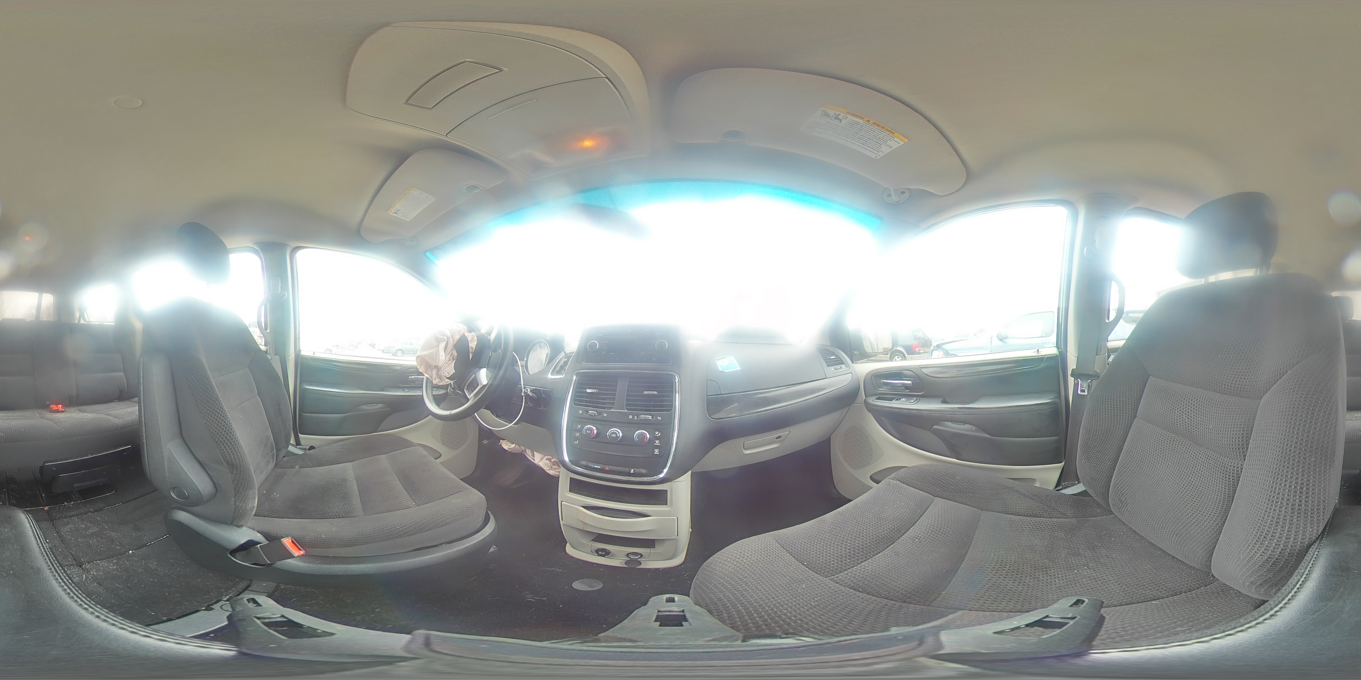 2017 Dodge Caravan - Image 15