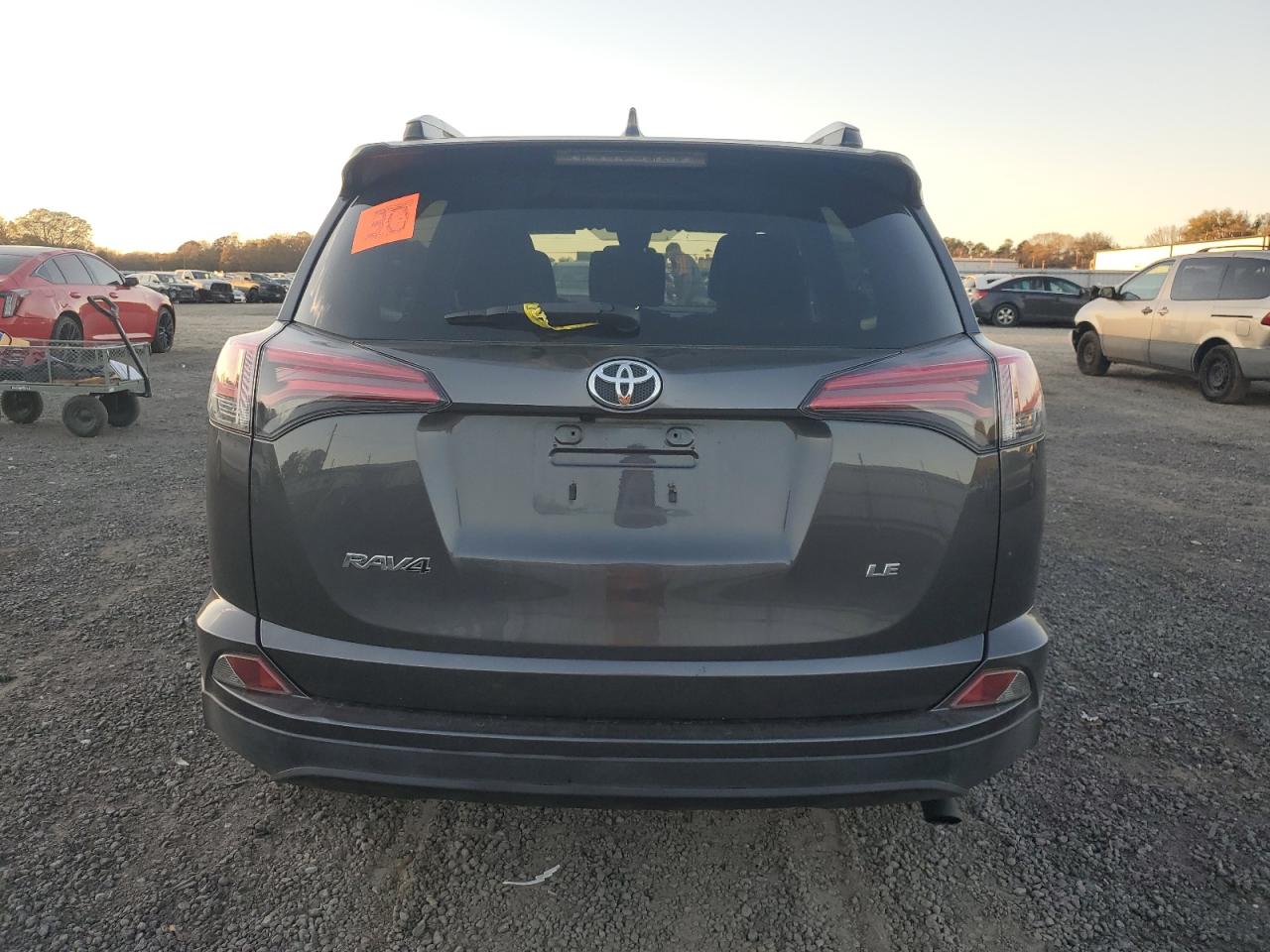 VIN JTMZFREV7HJ719590 2017 TOYOTA RAV4 no.6