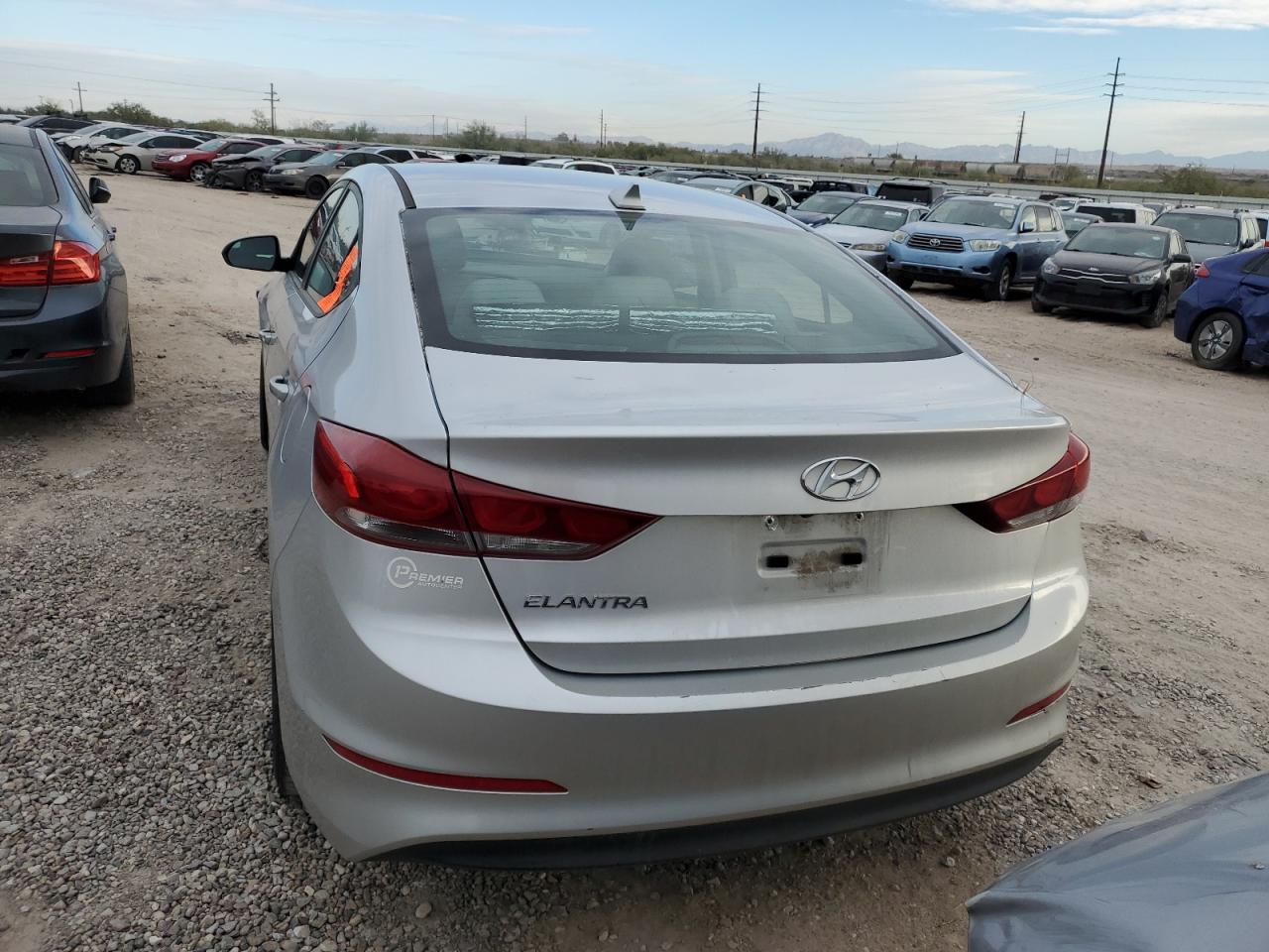 2018 Hyundai Elantra - Image 6