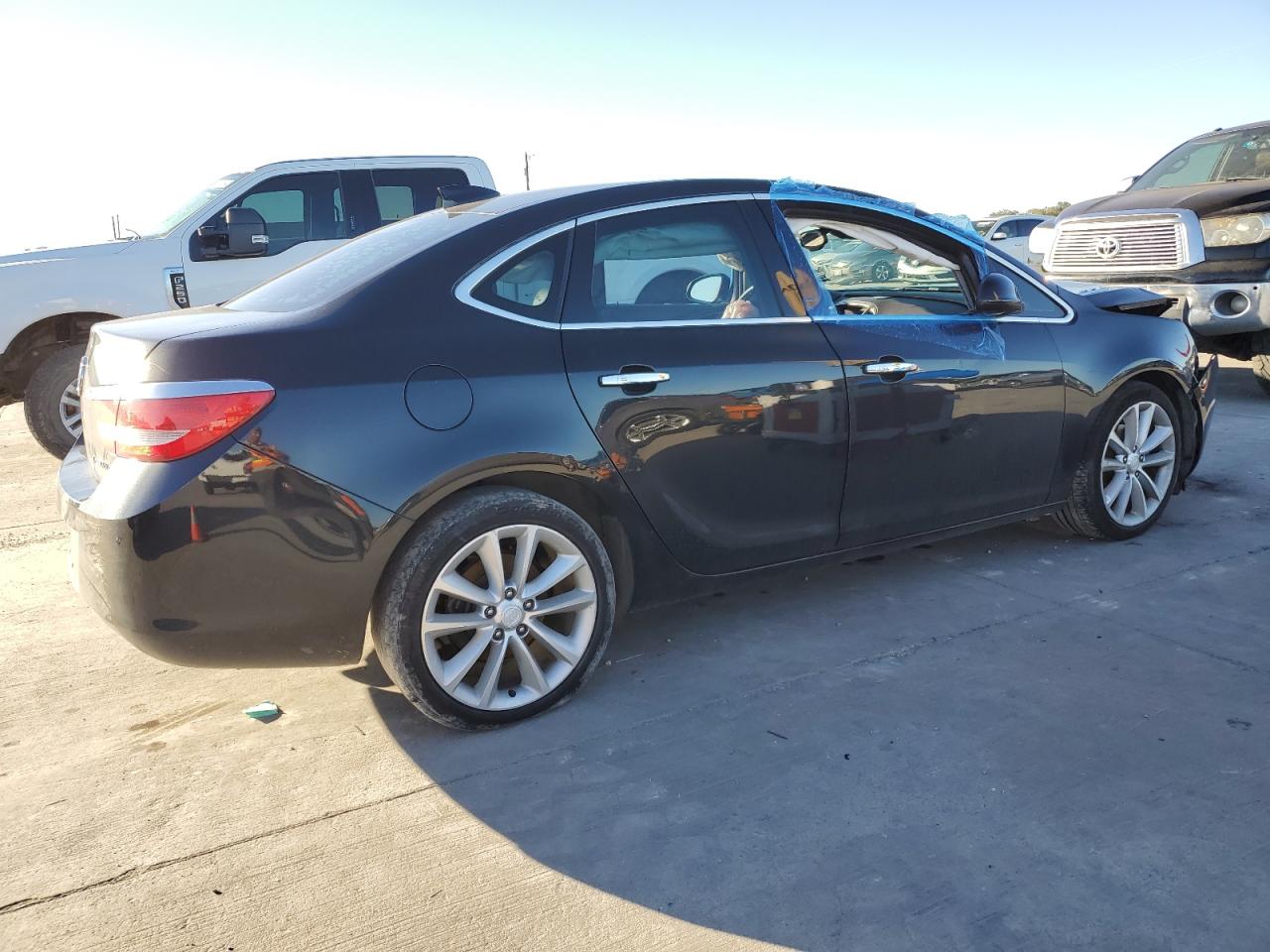 VIN 1G4PS5SK0F4194885 2015 BUICK VERANO no.3