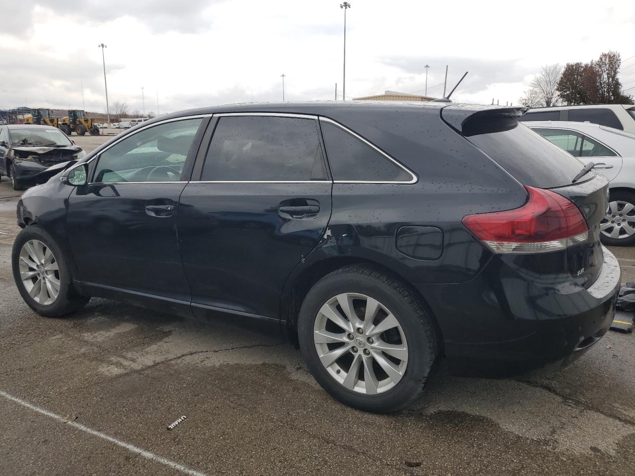 2014 Toyota Venza - Image 2