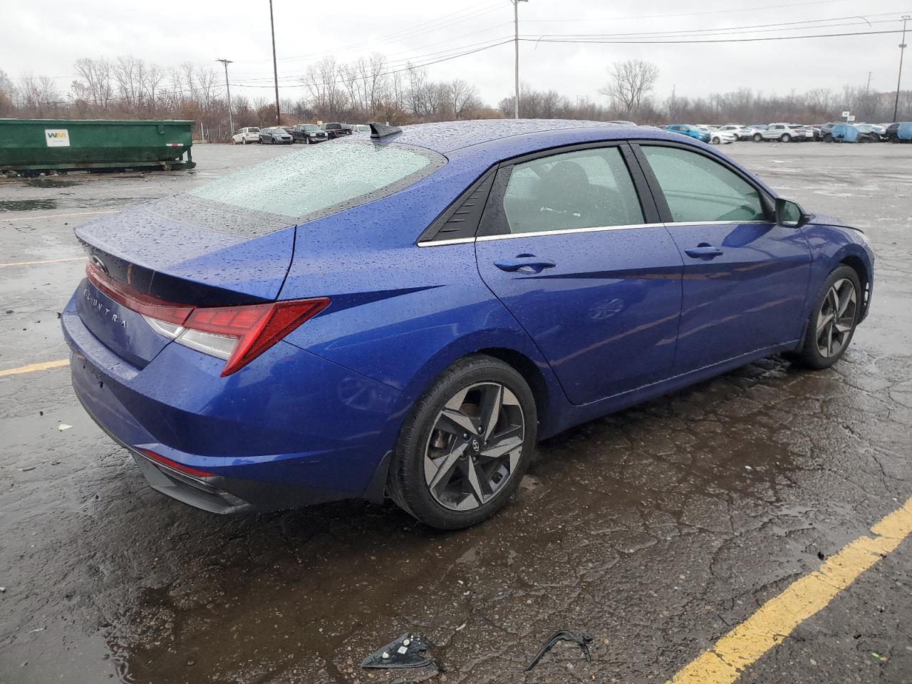 2022 Hyundai Elantra - Image 3