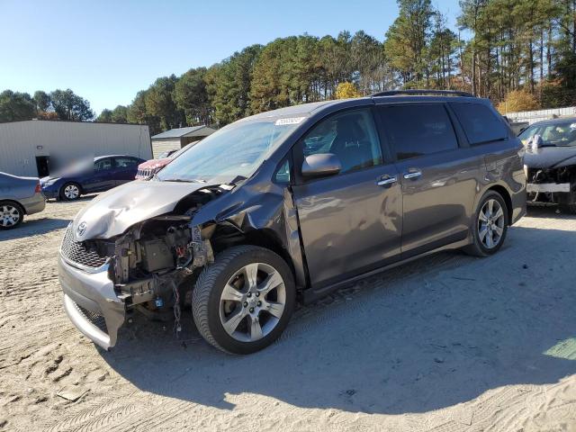  TOYOTA SIENNA 2013 Серый