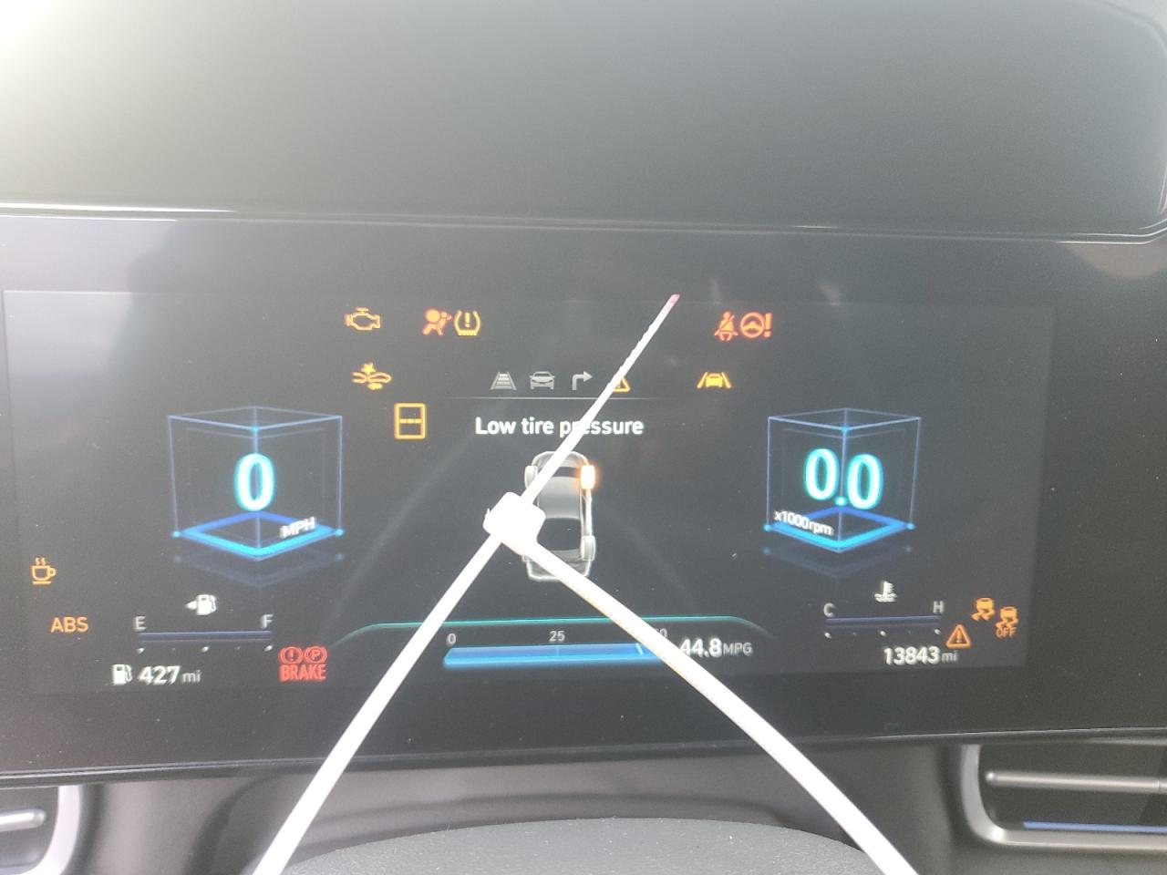 2024 Hyundai Elantra - Image 9