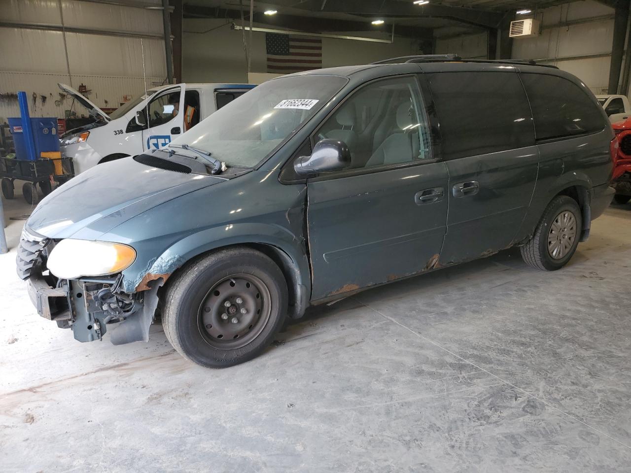 2006 Chrysler Town & Country - Image 1