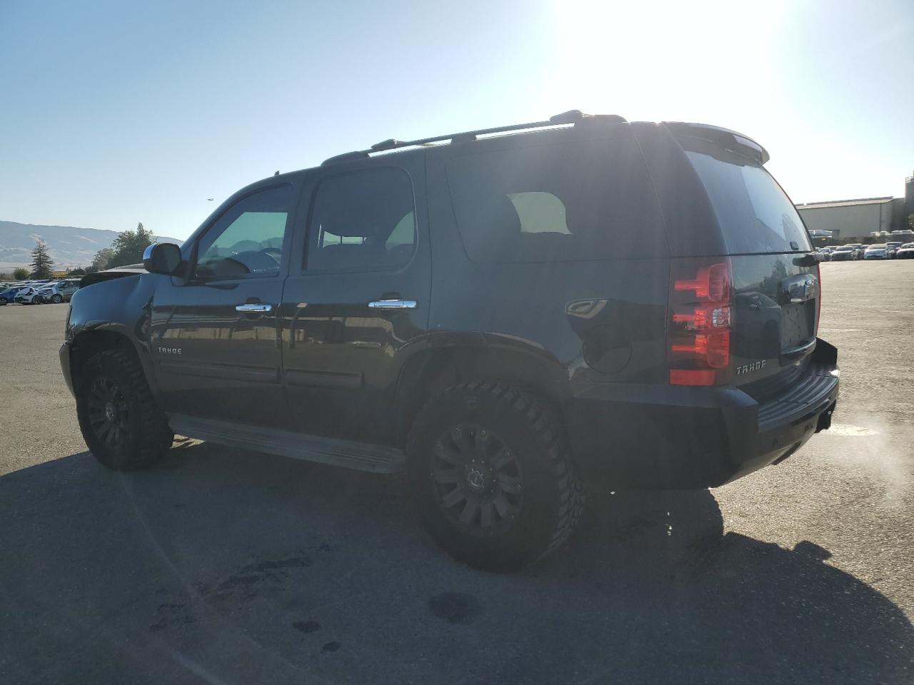 2014 Chevrolet Tahoe - Image 2