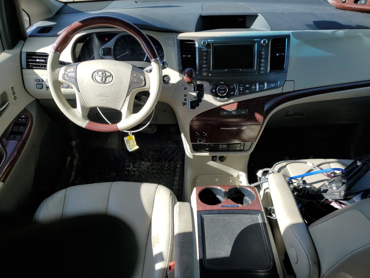 2013 Toyota Sienna - Image 8