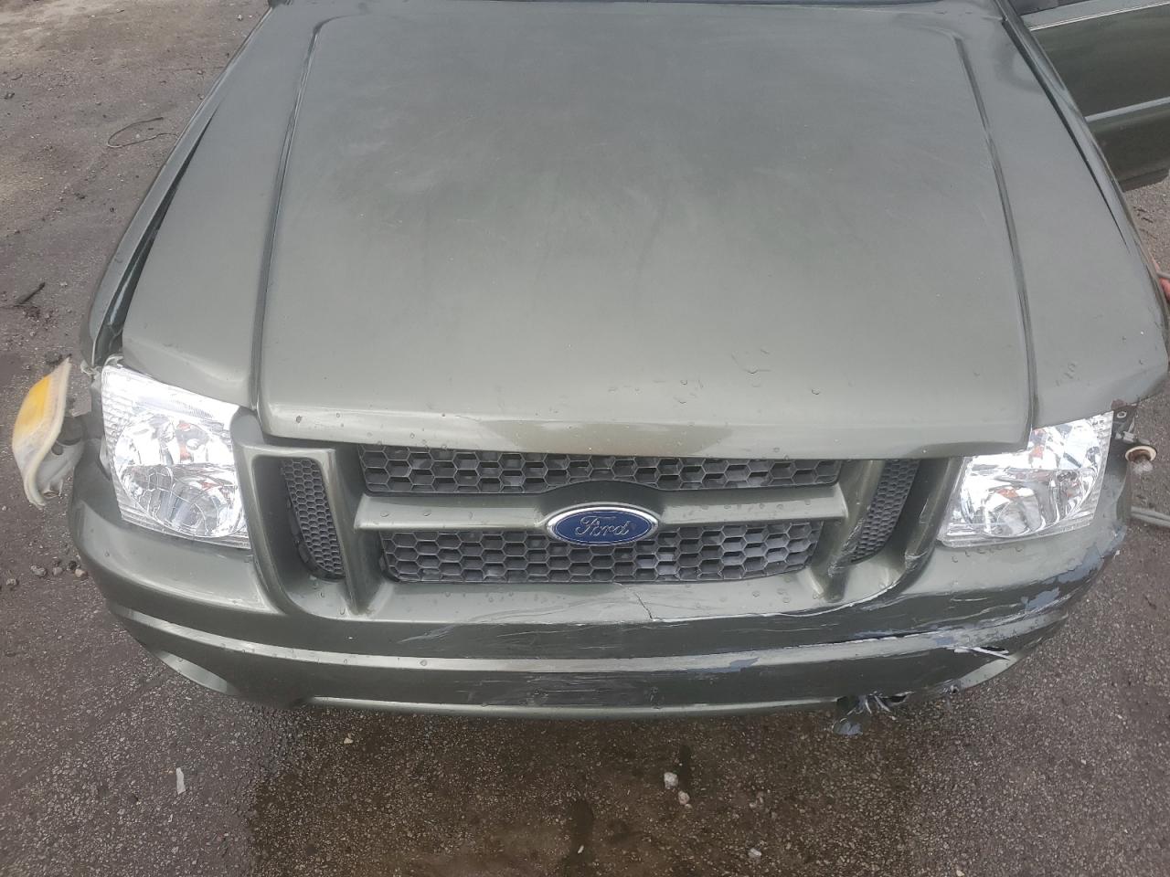 2004 Ford Explorer - Image 11