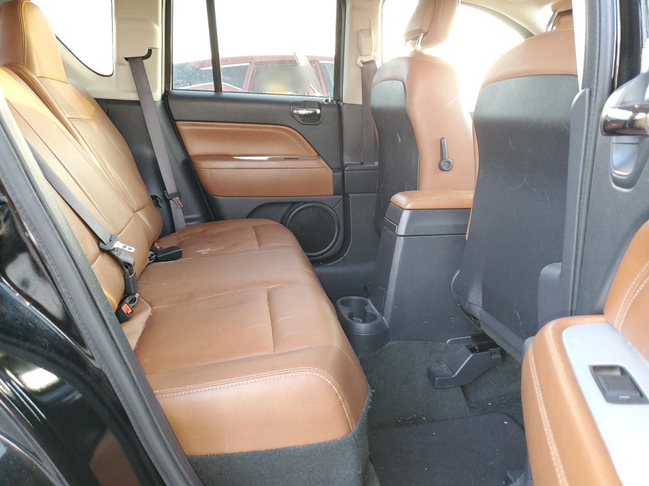 2016 Jeep Compass - Image 11