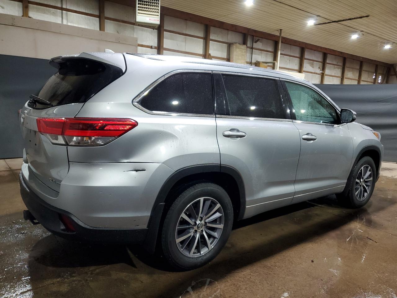 2018 Toyota Highlander Se VIN: 5TDJZRFH3JS540193 Lot: 82167524