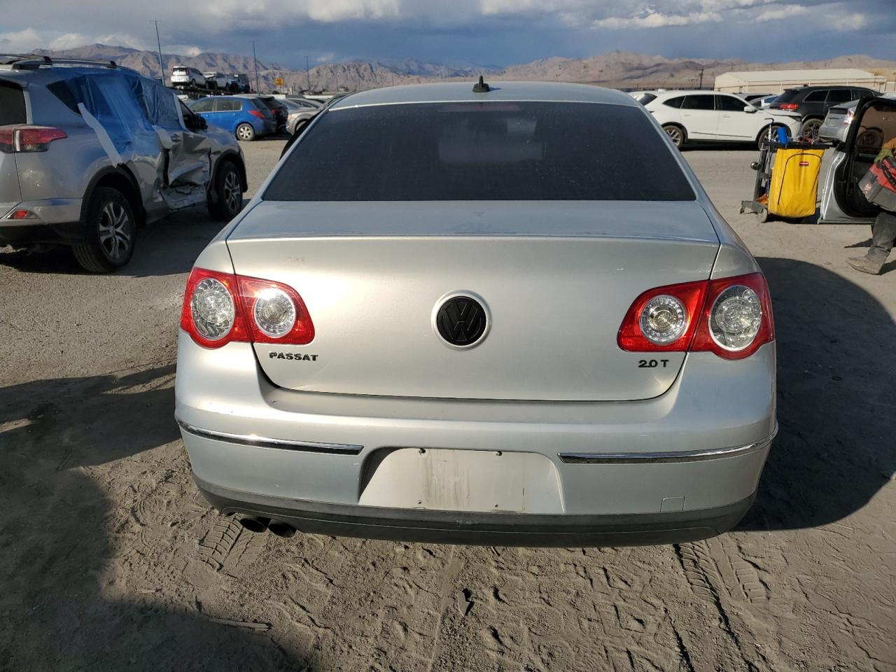2010 Volkswagen Passat - Image 6
