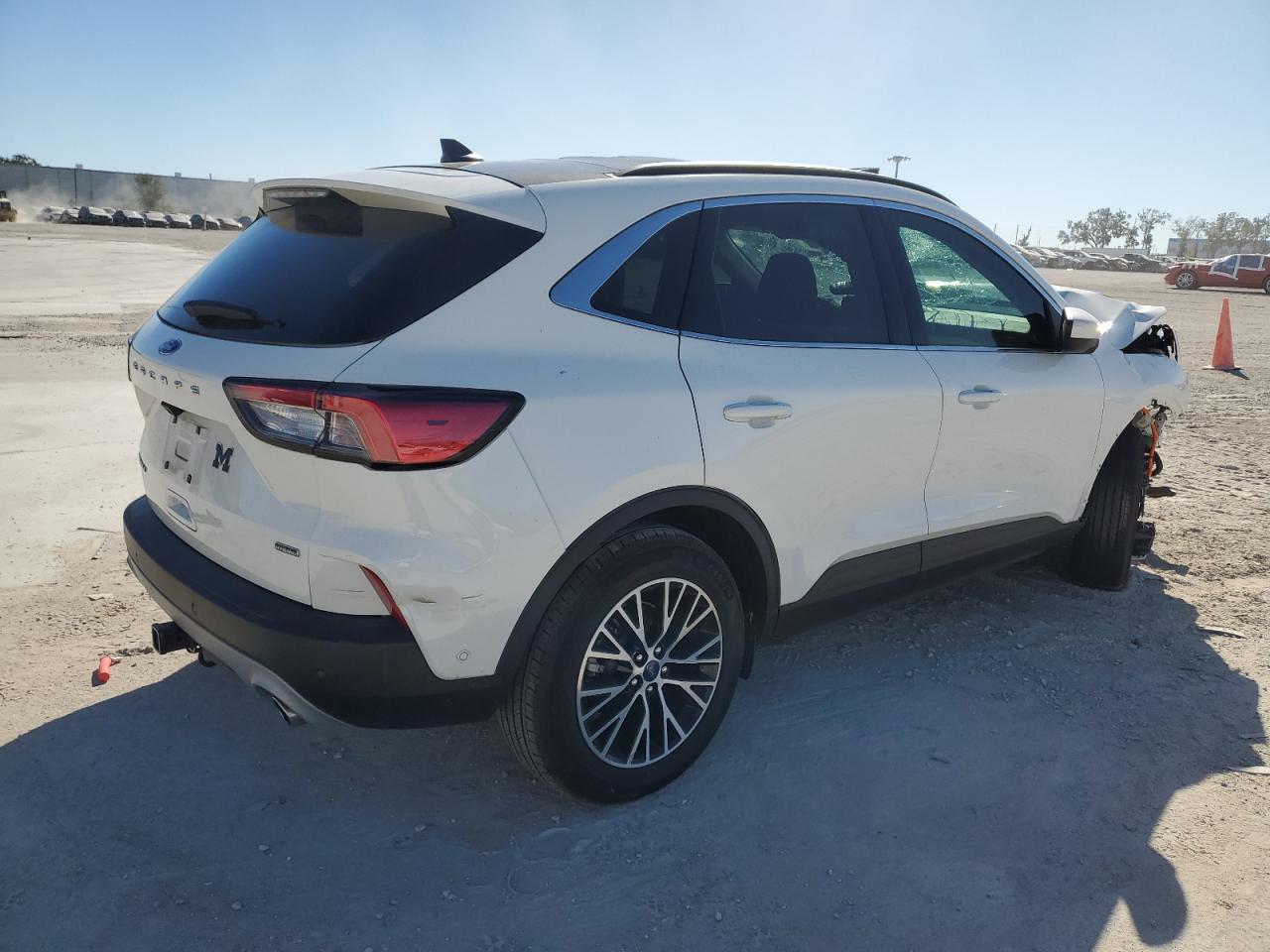 2022 Ford Escape - Image 3