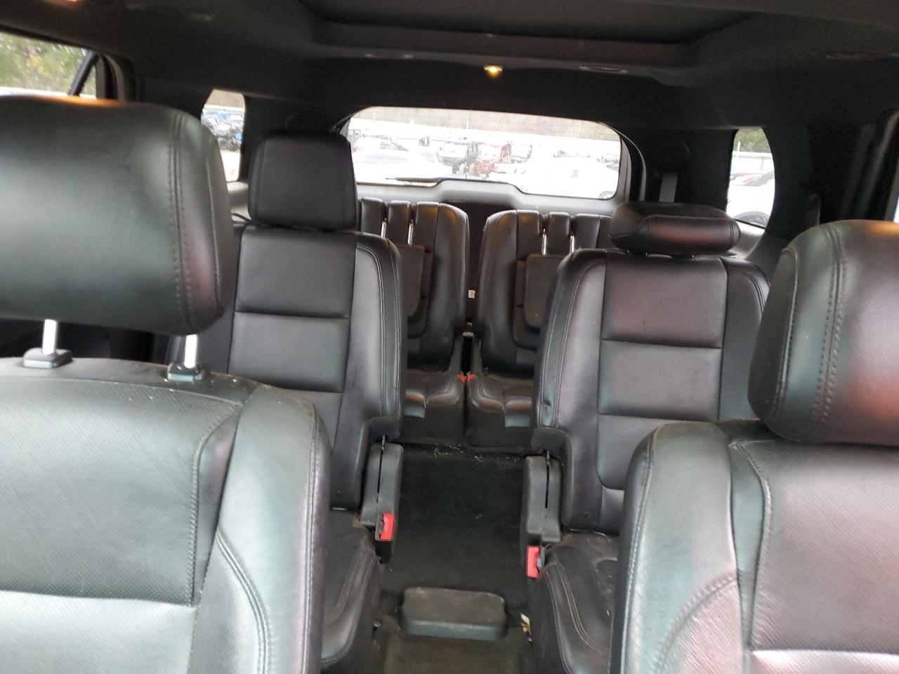 2015 Ford Explorer - Image 10