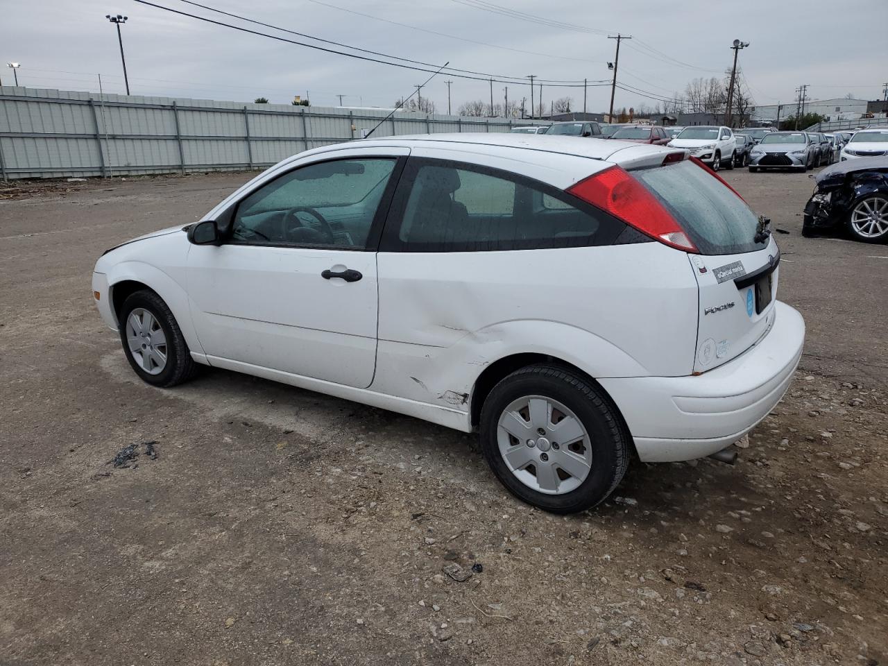 2007 Ford Focus - Image 2