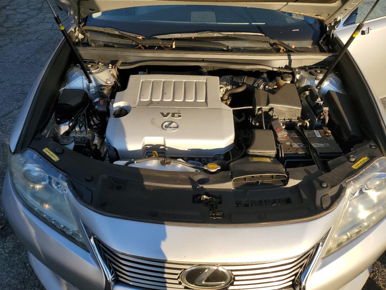 2013 Lexus ES - Image 11