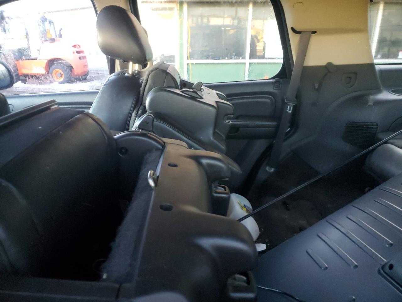 2011 GMC Yukon - Image 10