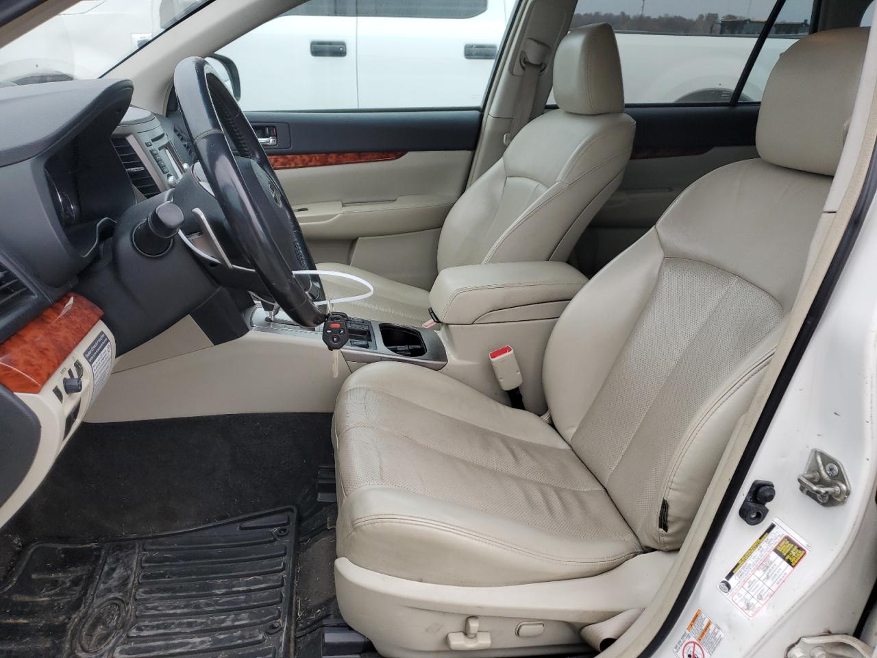 2012 Subaru Outback - Image 7