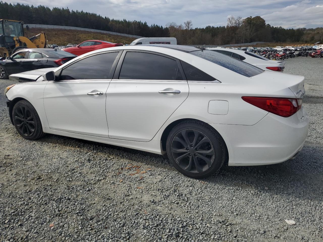2013 Hyundai Sonata - Image 2