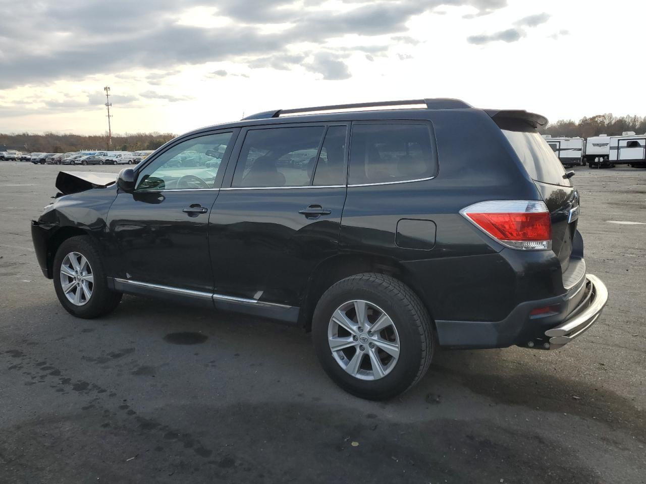 2012 Toyota Highlander - Image 2