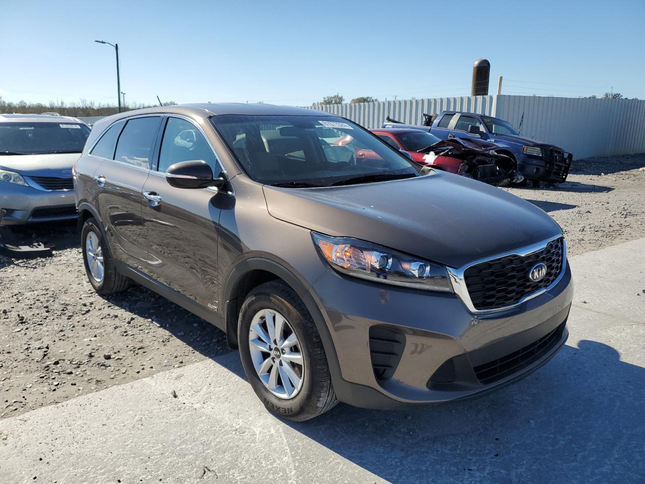 VIN 5XYPGDA38KG577835 2019 KIA SORENTO no.4