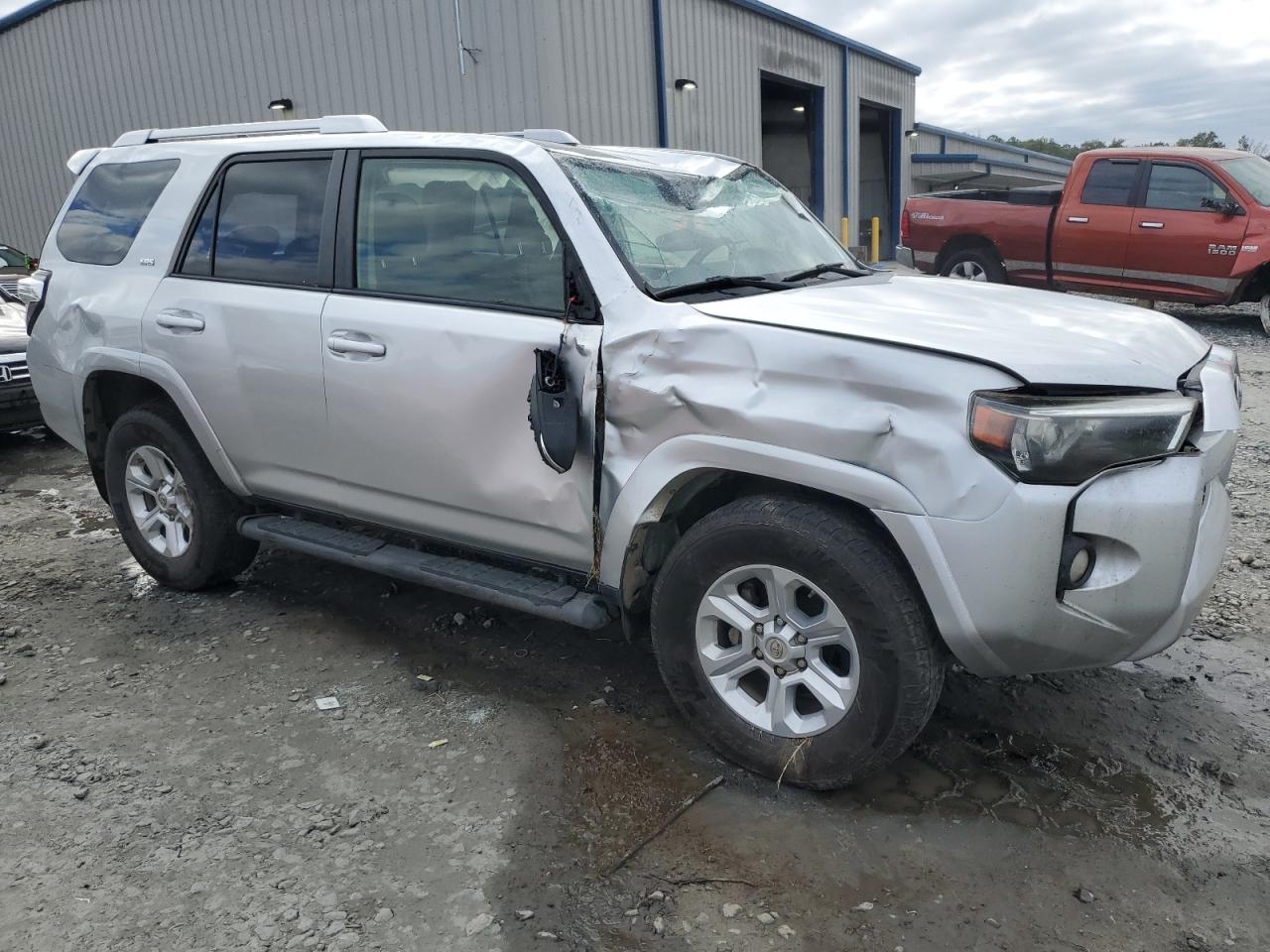 VIN JTEZU5JR9J5186658 2018 TOYOTA 4RUNNER no.4