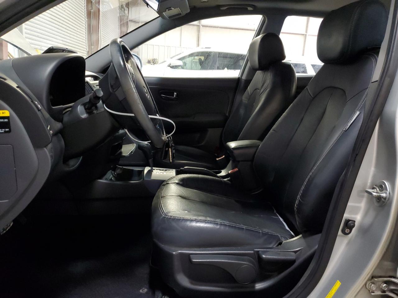 2009 Hyundai Elantra - Image 7