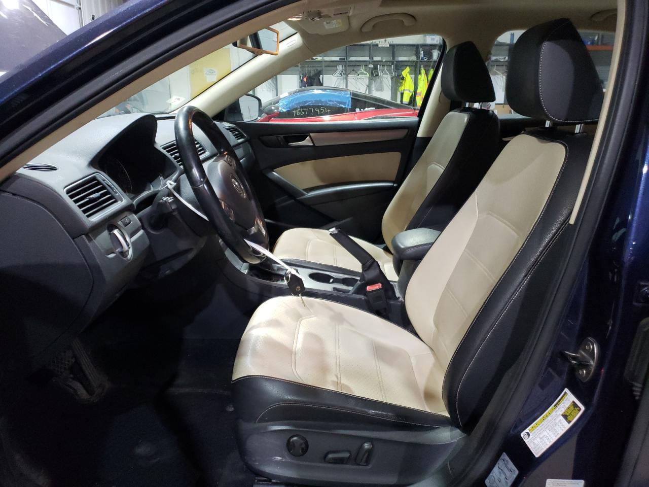 2014 Volkswagen Passat - Image 7