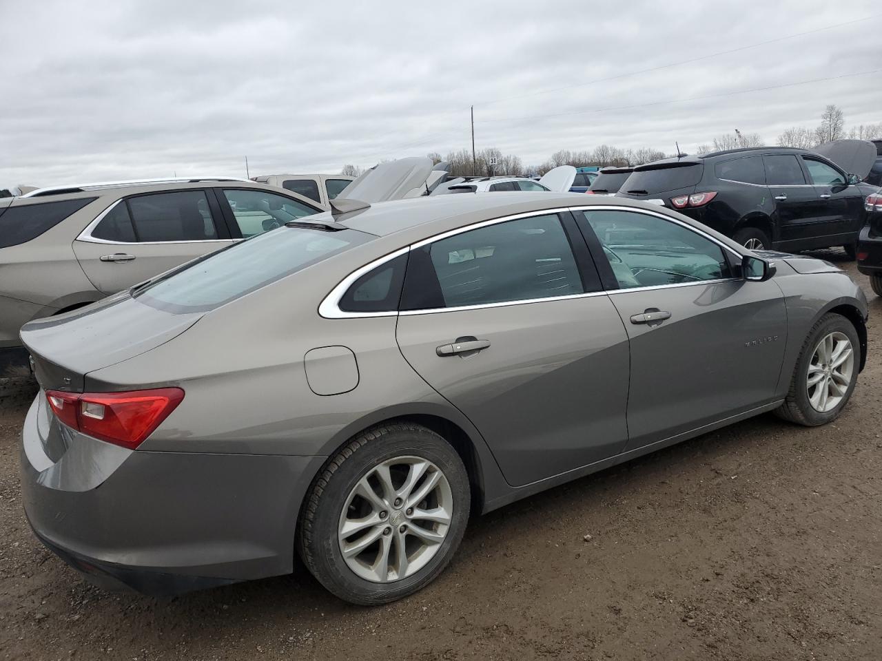 2018 Chevrolet Malibu - Image 3