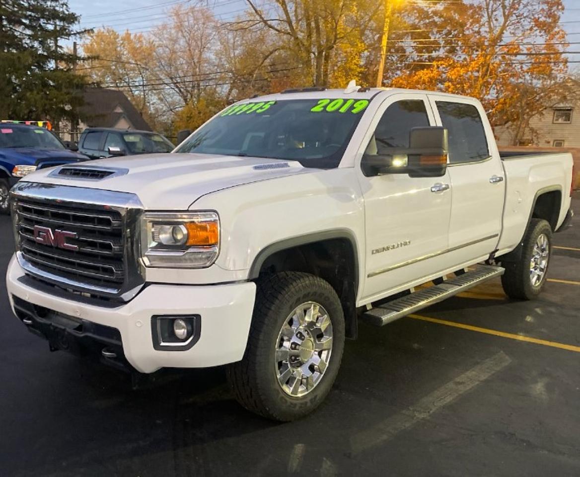 2019 GMC Sierra - Image 2