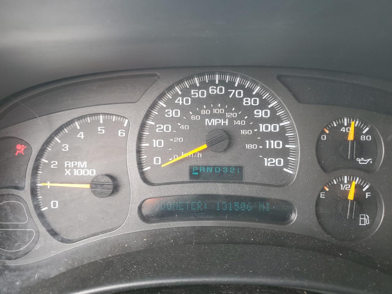 2003 Chevrolet Suburban - Image 9