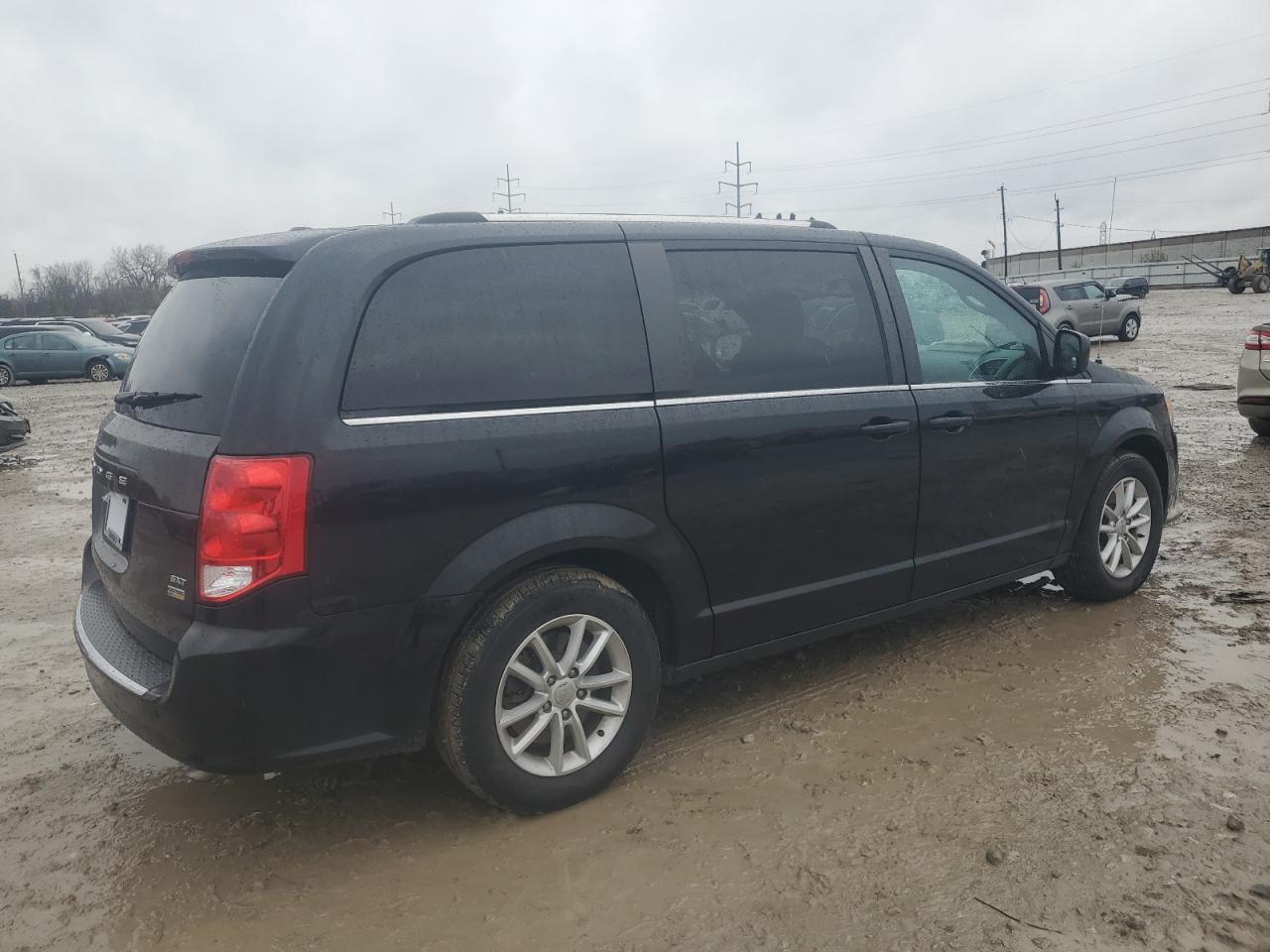 2018 Dodge Caravan - Image 3