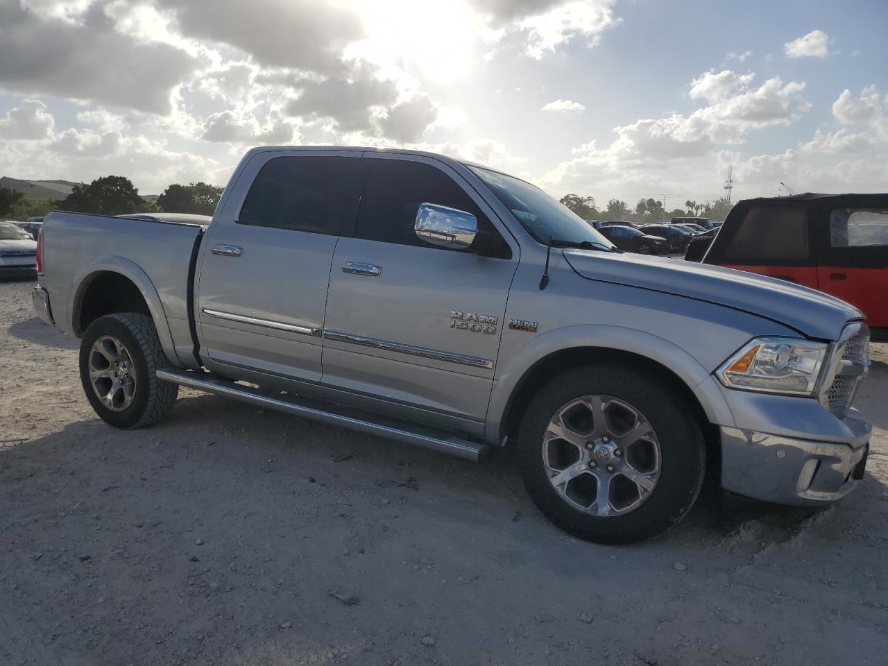 2016 RAM 1500 - Image 4