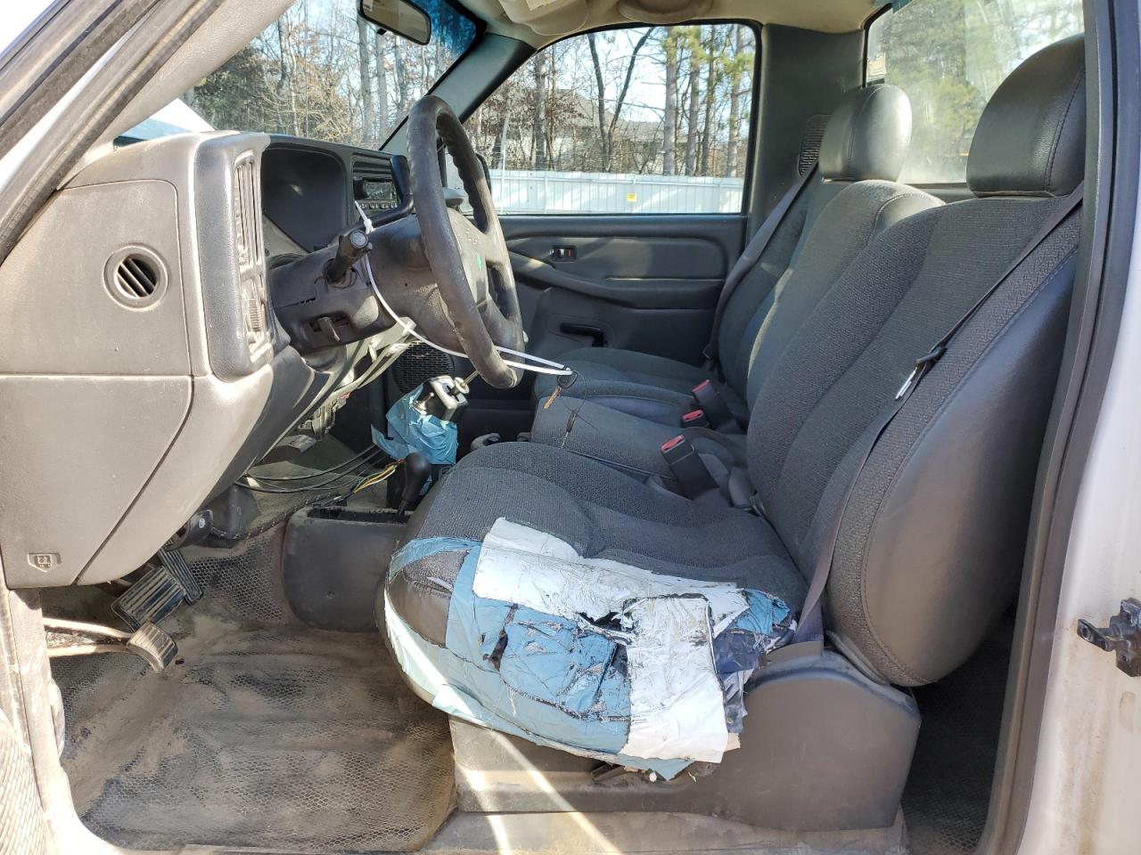 2004 Chevrolet Silverado - Image 7
