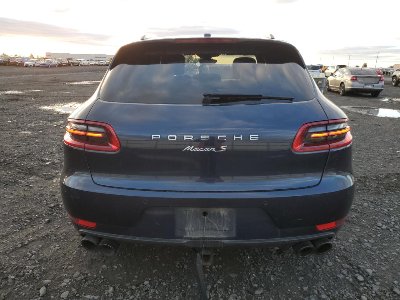 2016 Porsche Macan S VIN: WP1AB2A54GLB44565 Lot: 75899054