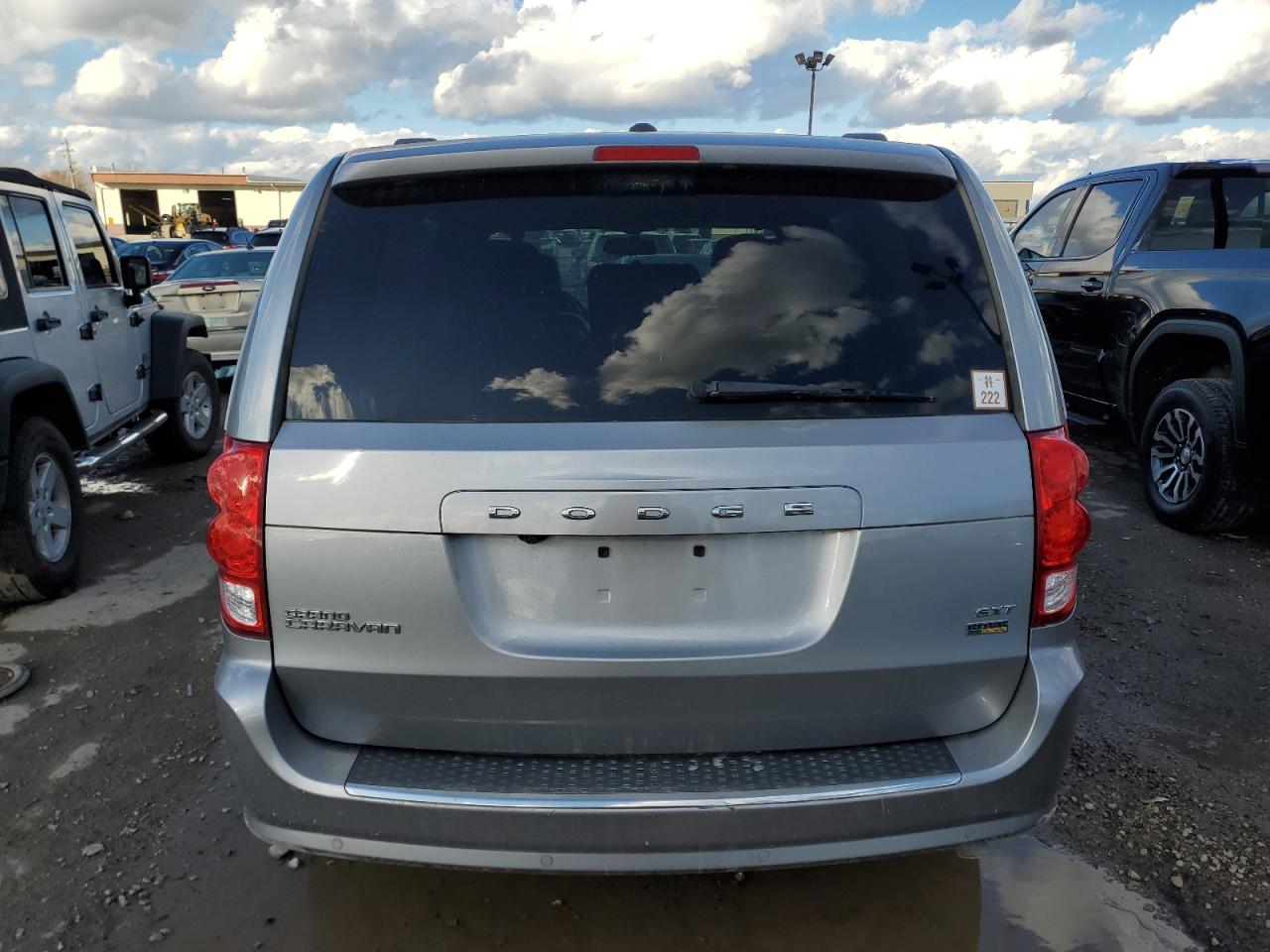 2017 Dodge Caravan - Image 6