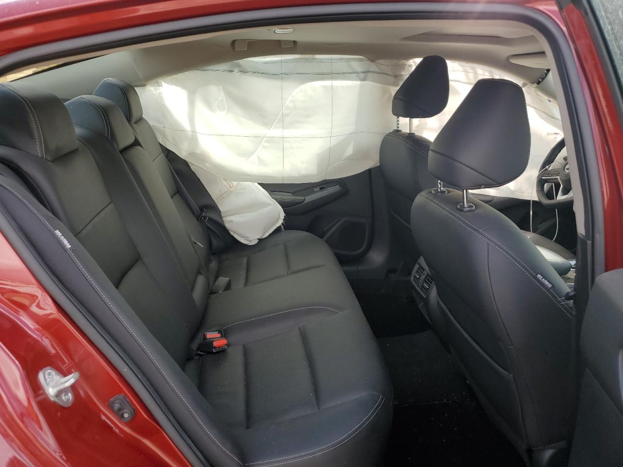 2021 Nissan Altima - Image 10