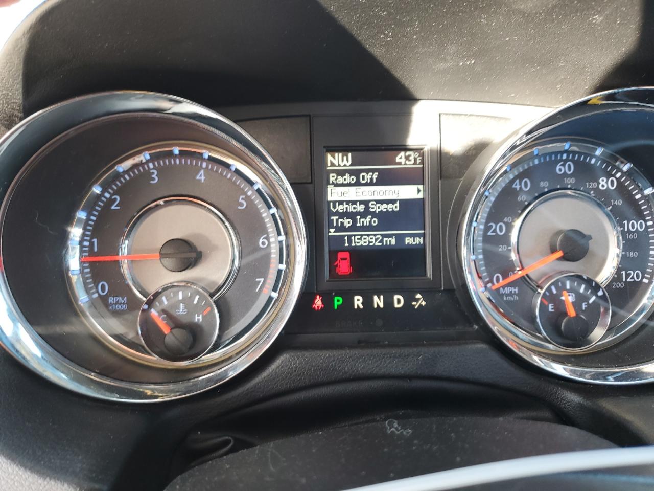 2014 Chrysler Town & Country - Image 9