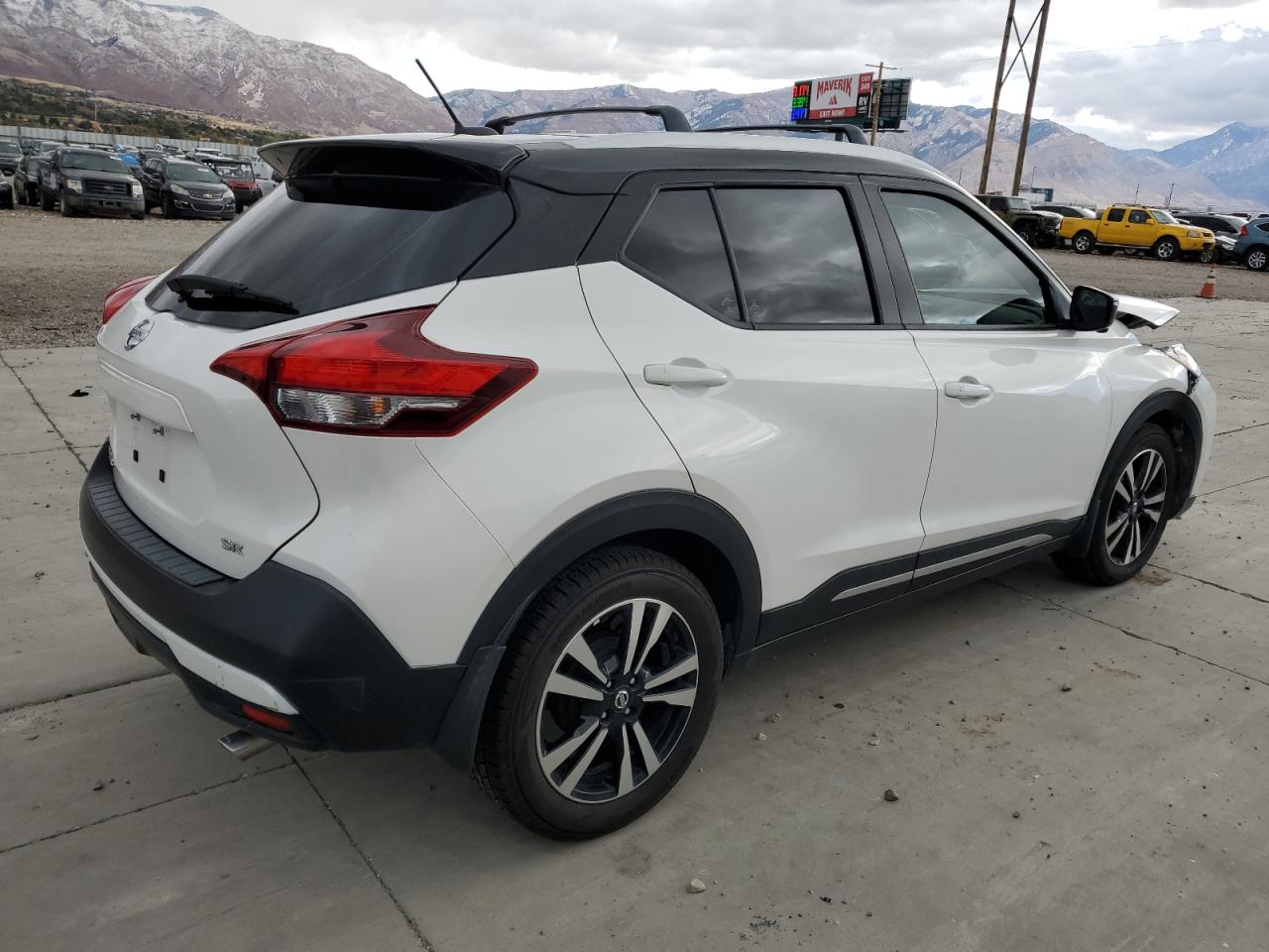 VIN 3N1CP5CU3JL533987 2018 NISSAN KICKS no.3