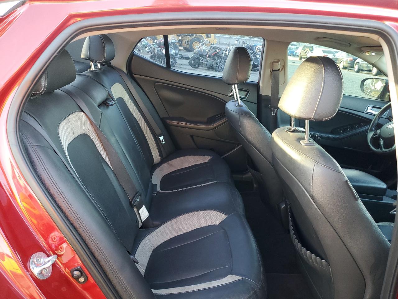 2011 Kia Optima - Image 10