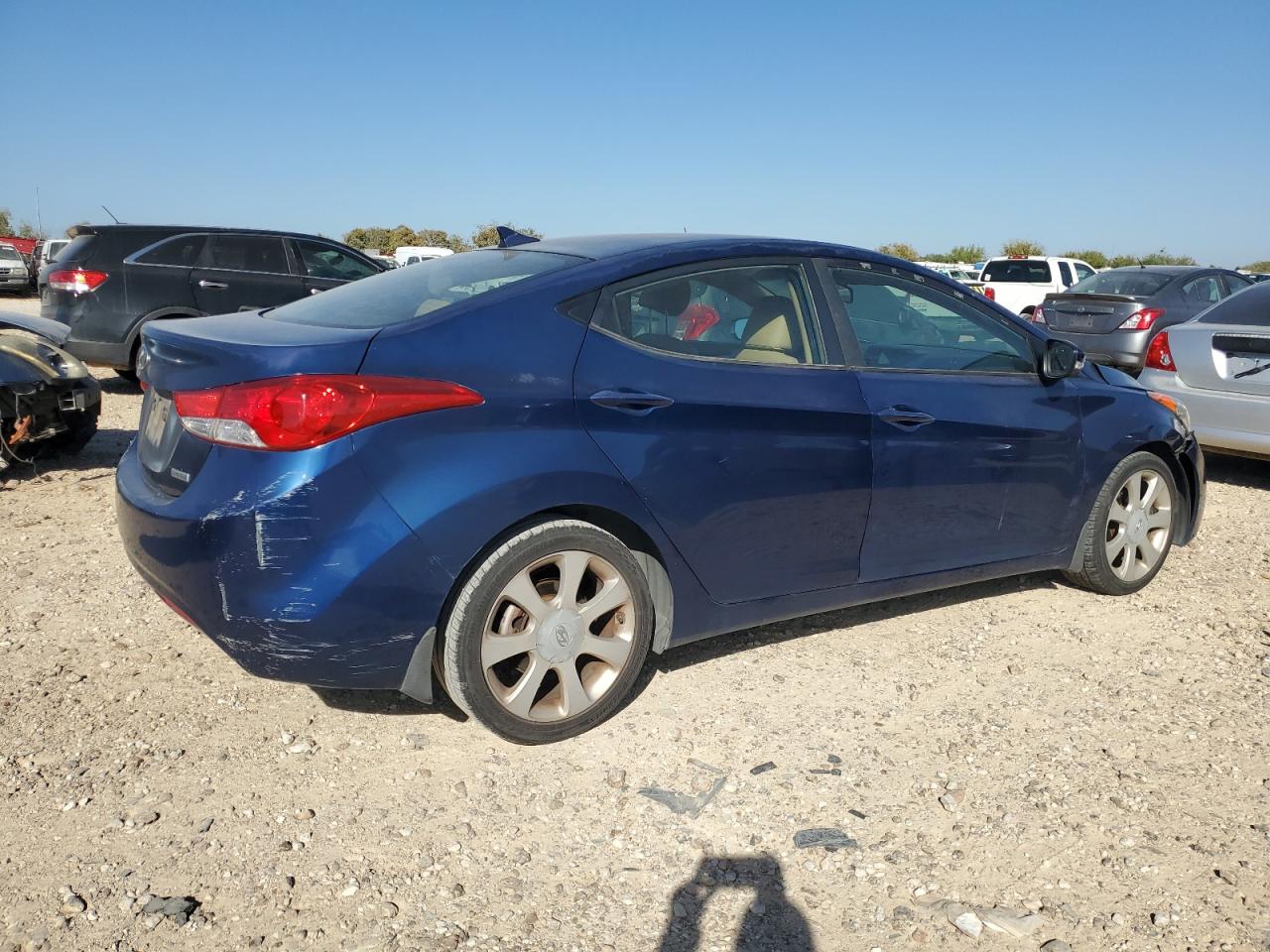 2013 Hyundai Elantra - Image 3