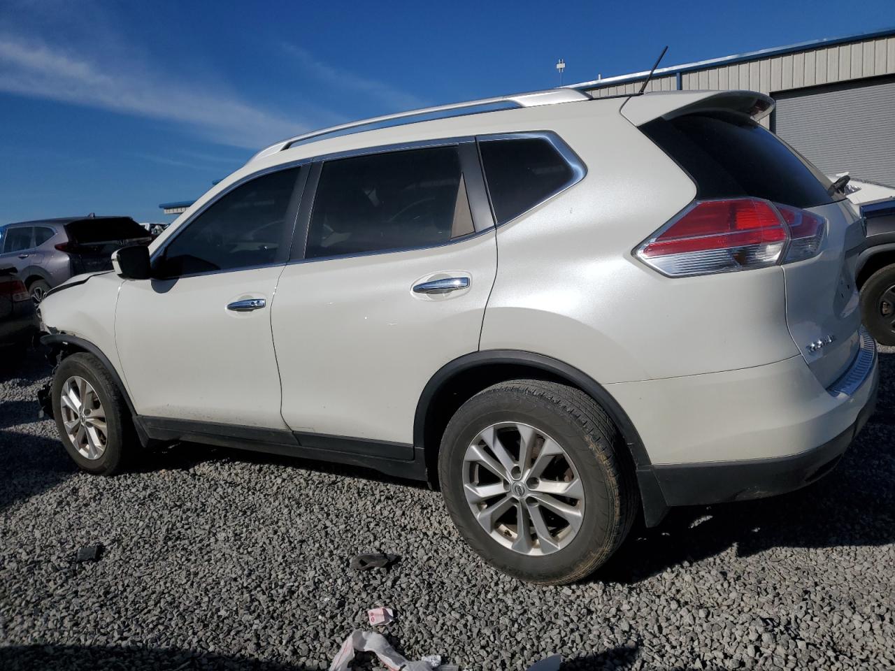 2016 Nissan Rogue - Image 2