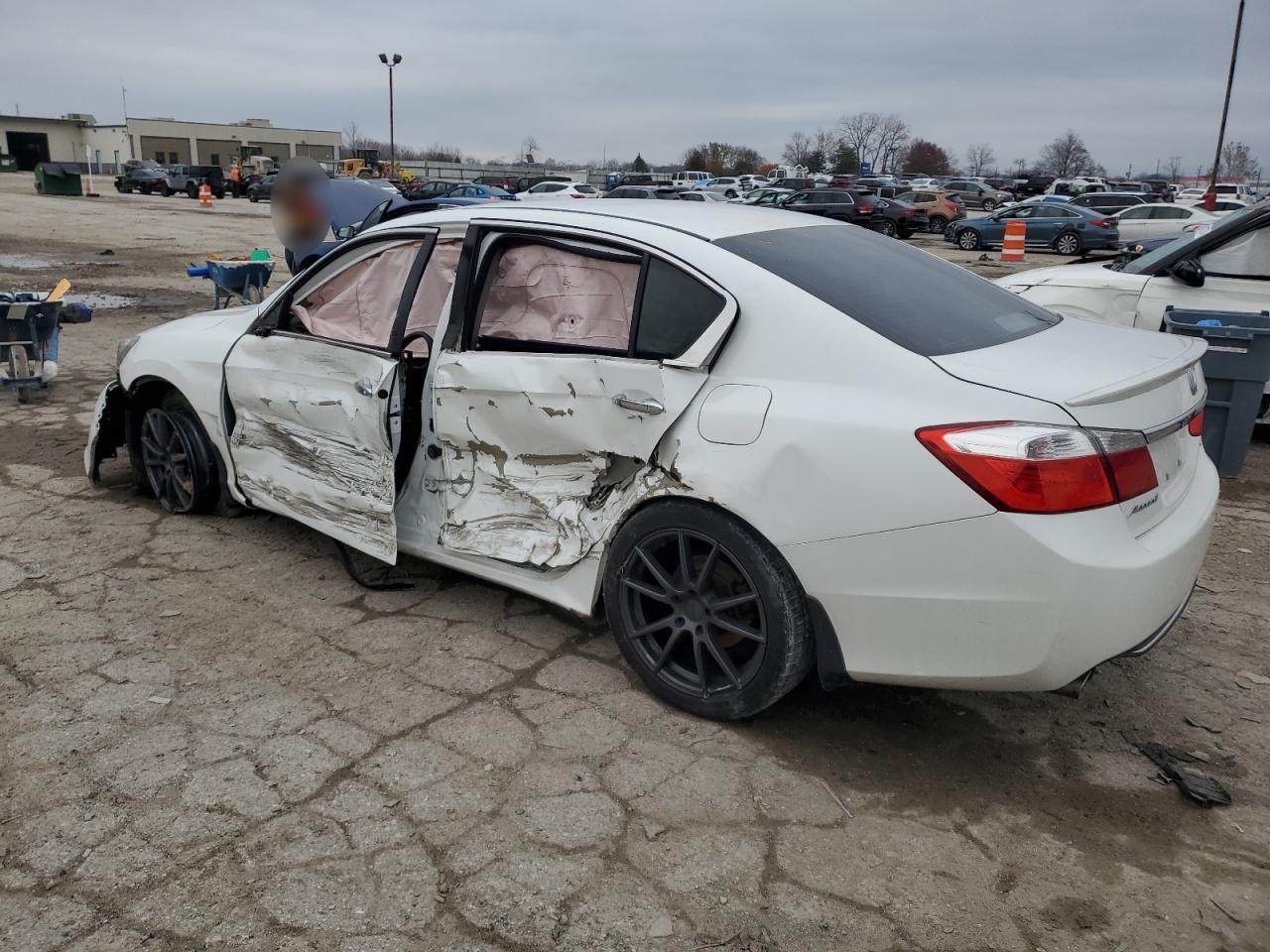 1HGCR2F51FA205820 2015 HONDA ACCORD - Image 2