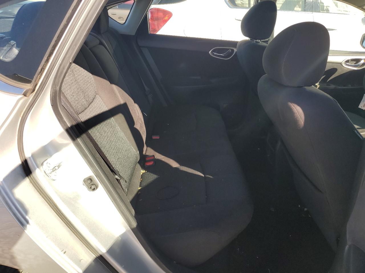 2014 Nissan Sentra - Image 10