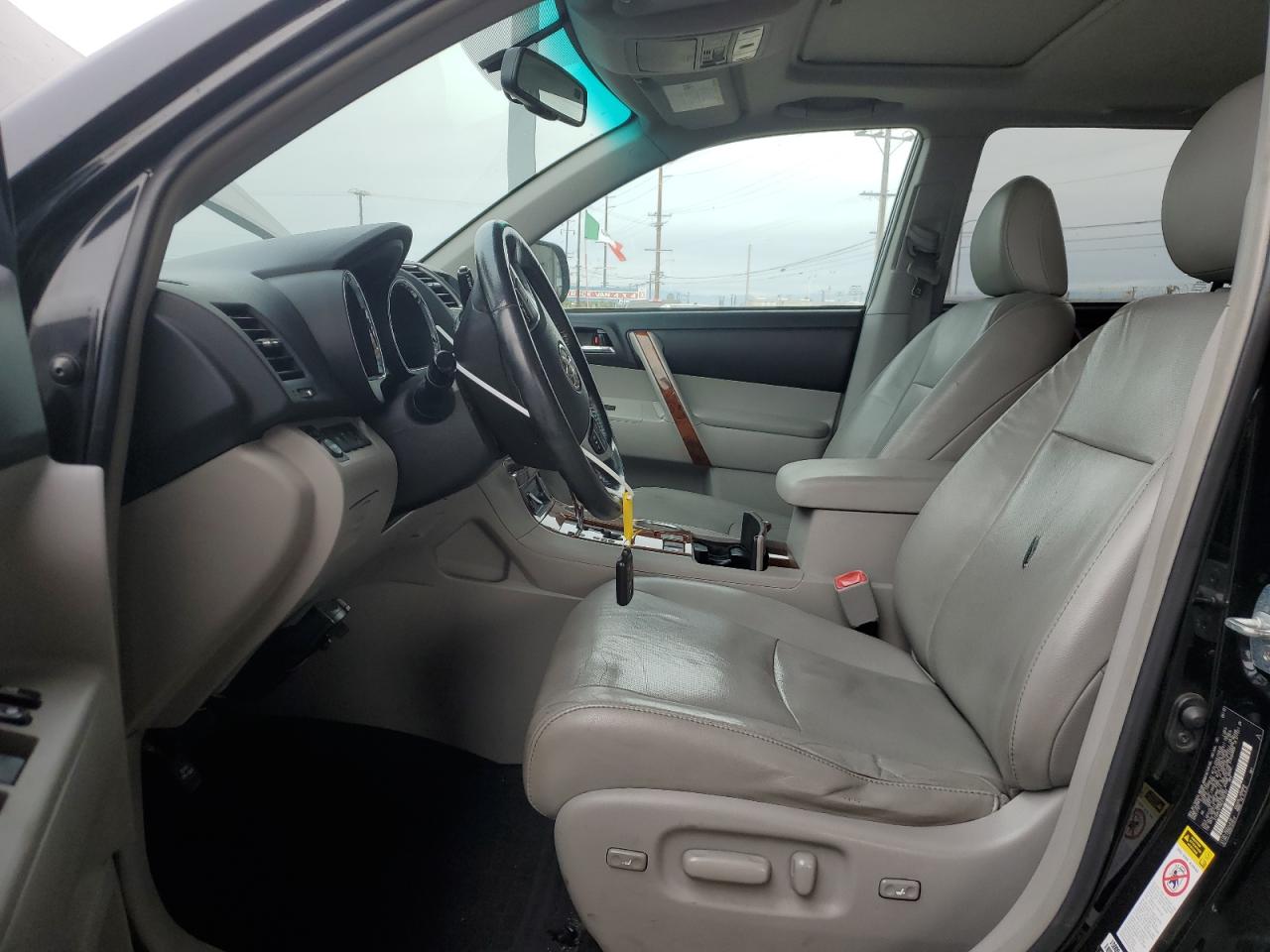 2012 Toyota Highlander - Image 7
